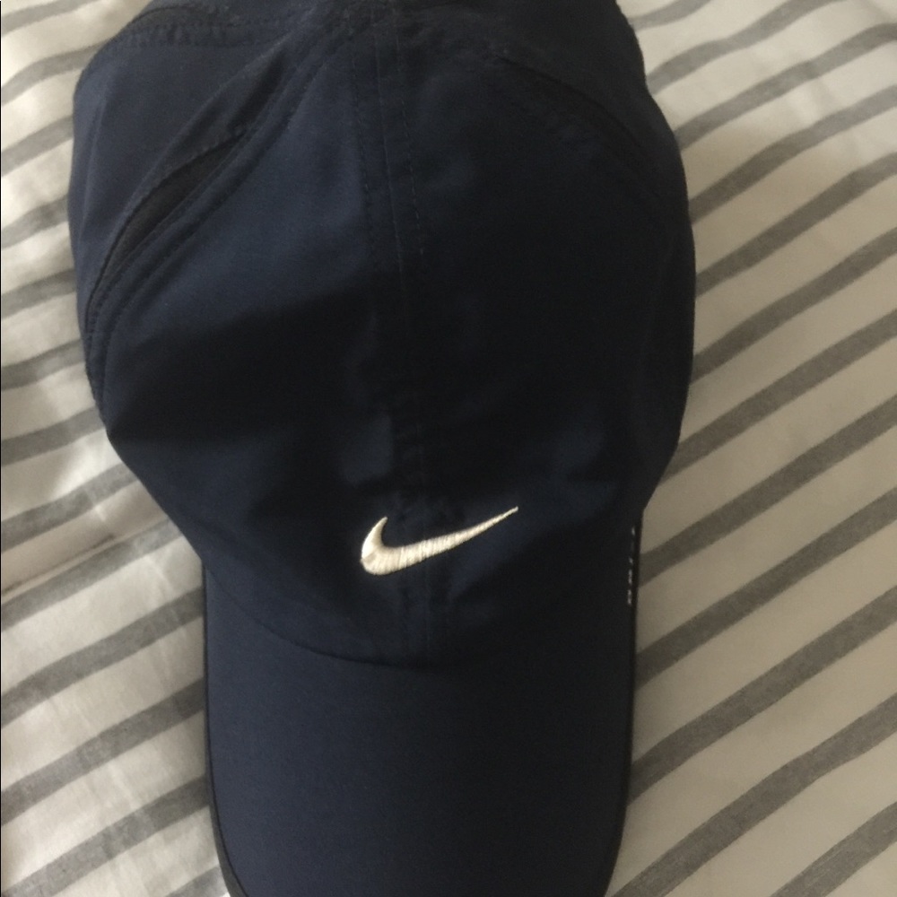 EUC Men’s Nike Dri fit cap